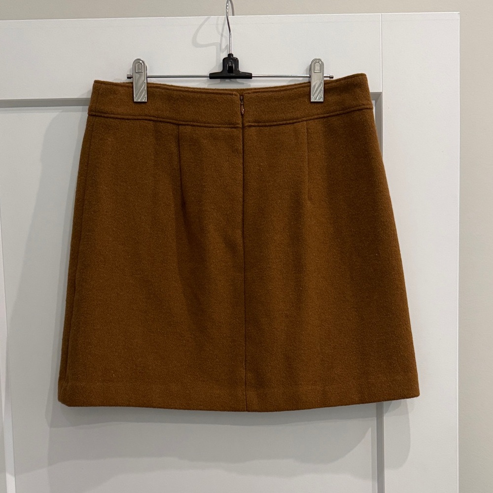 Classic Brown Mini Skirt with Welt Pockets - Picture 2 of 3